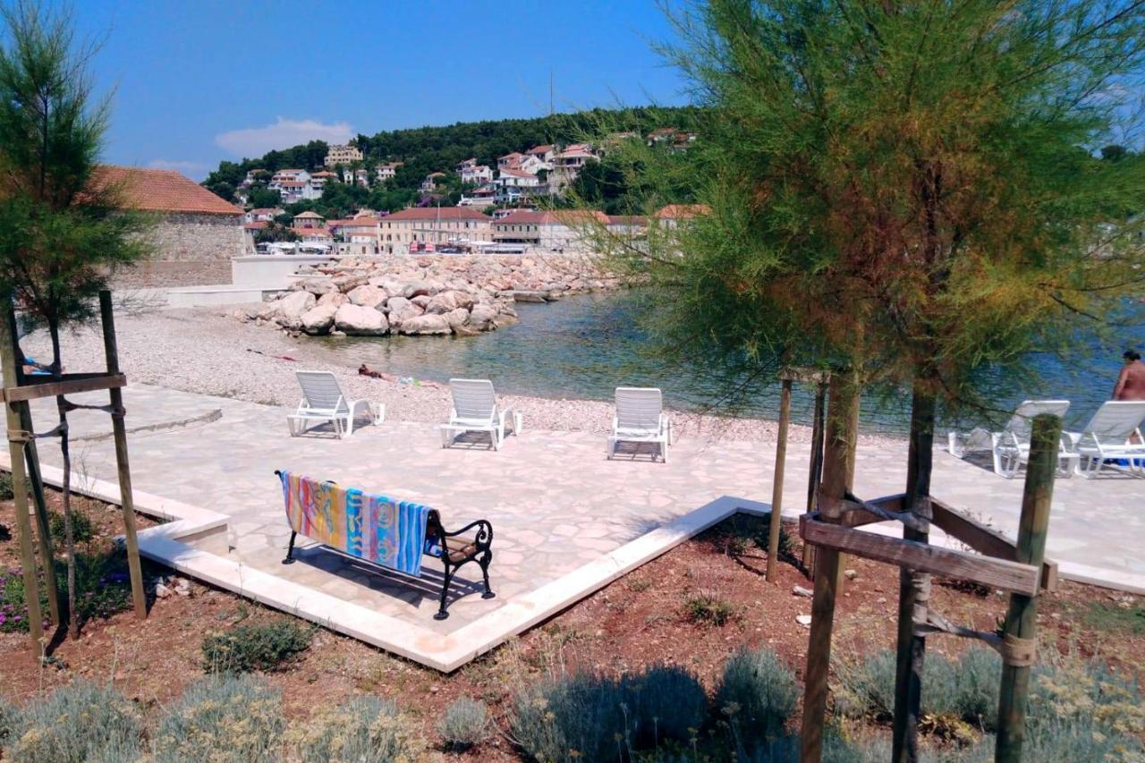 Apartments With A Parking Space Jelsa, Hvar - 8713 Jelsa  Esterno foto