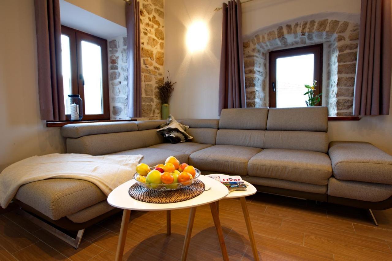 Apartments With A Parking Space Jelsa, Hvar - 8713 Jelsa  Esterno foto